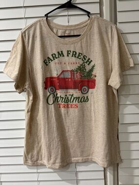 Holiday Time Beige Tee With Red Truck and Green Tree Shirt Graphic! Size XL
